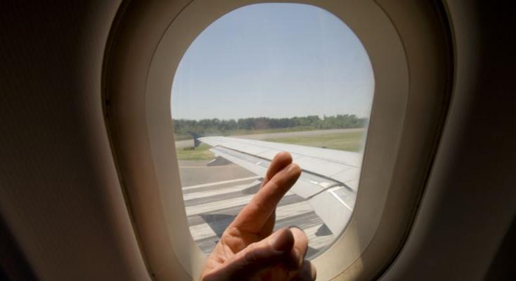 Pilóta felfedte: ha ezt látod egy repülőn, na akkor tényleg aggódhatsz