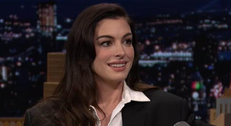 Más szerepre készül: a 43 éves Anne Hathaway újra babát vár
