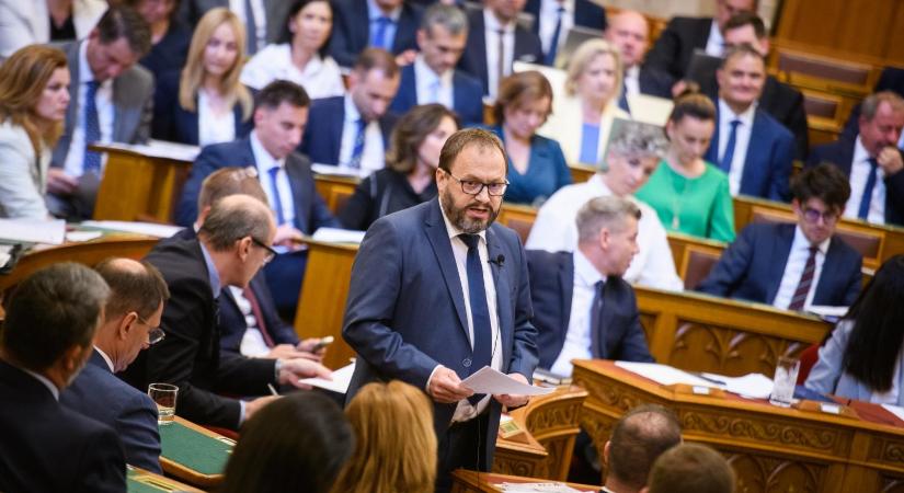 Kármán András: Magyarország elkötelezett az euró bevezetése mellett, 2030-ig teljesítjük a kritériumokat