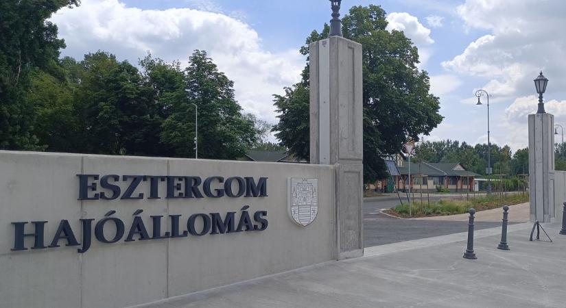 Bejártuk az elkészült esztergomi gátat: ilyen a látvány a sétányról