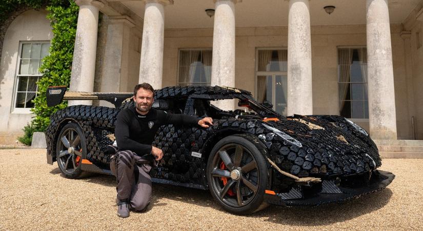 Nem vicc: életnagyságú LEGO-autó száguldott 111 km/órával, új rekord született