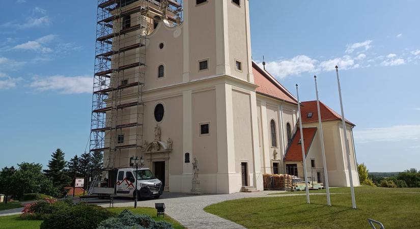 Végső fázisban a vármegye egyik legszebb templomának felújítása