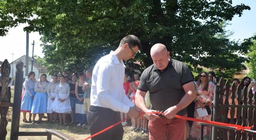 Játszótérátadás gyermeknappal Nagyberegen - Az összefogás eredménye
