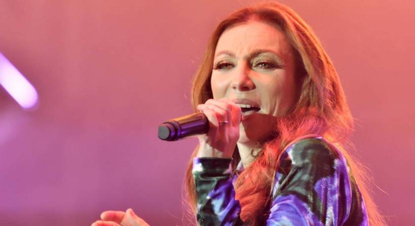 Rúzsa Magdi hármasikrei és édesanyja együtt főzöcskéztek: Keve, Zalán és Lujzi ilyen édesek voltak a nagyijukkal