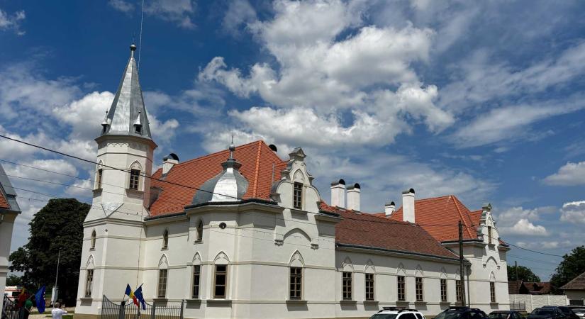 Romos épületből korszerű rendezvényközpont: felújították a sándorhomoki Kováts-kúriát