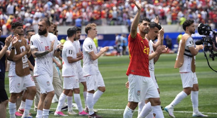 Sportszerűtlen csatár, megható iráni levél, Ronaldót védő csapattárs – élő hírfolyam a foci-vb tizenkettedik napjáról