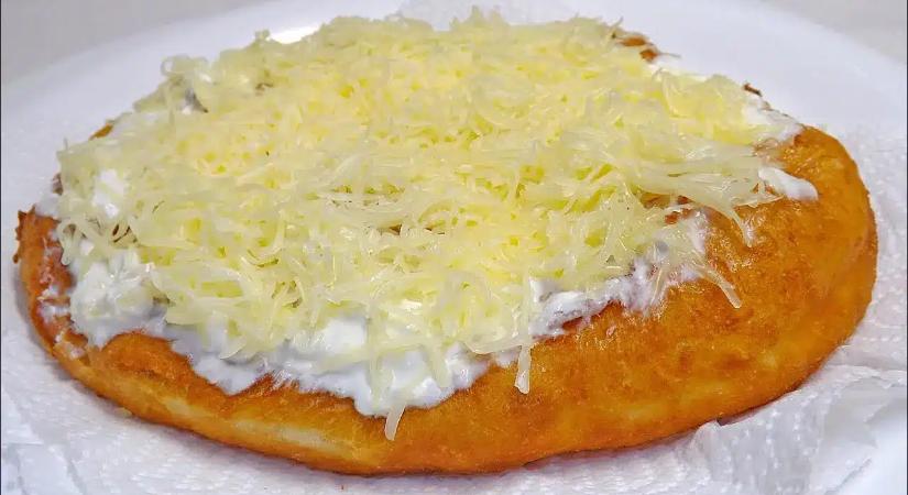 Kilőtt az igazi lángos ára, íme a tökéletes otthoni recept