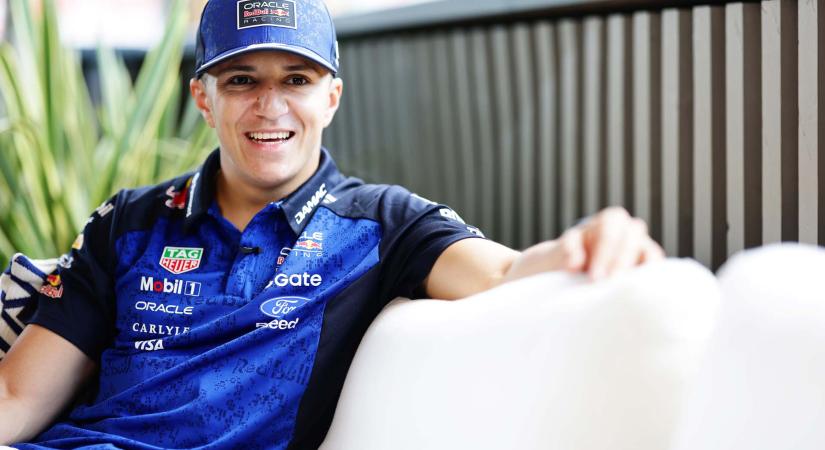 Hadjar Verstappenről: „Nem titkol el semmit, mert tudja, hogy erős”