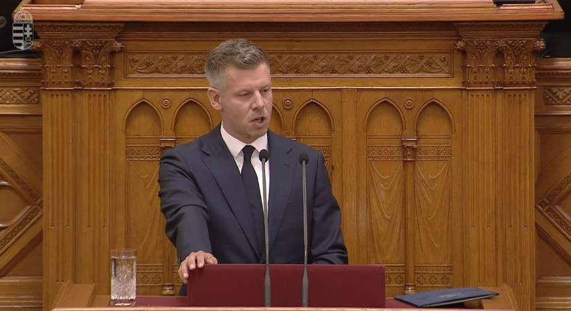Magyar Péter „Tisztítótűz”-beszédére reagálnak a frakcióvezetők – cikkünk frissül!