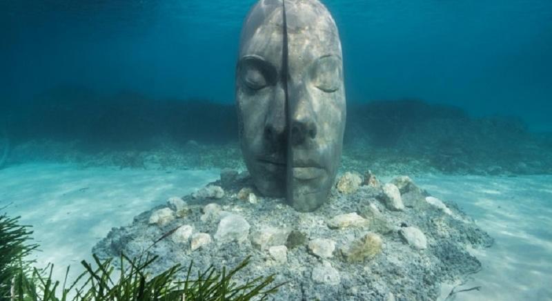 A víz alatti múzeum nemcsak a turistáknak kedvez, hanem az élővilágnak is