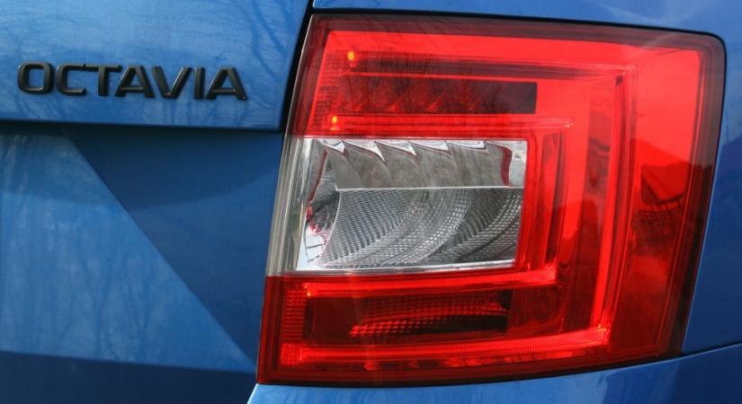 Aki okosan gondolkodik ilyen tágas, használt családi autót választ 4 millióig