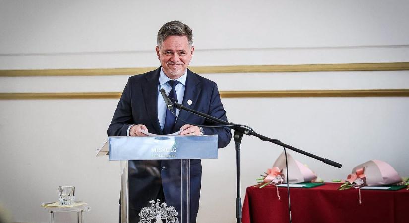 Rágalmazás miatt elítélték Miskolc polgármesterét