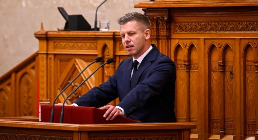 Bujdosó Andrea megírta Sulyok helyett annak búcsúbeszédét és fel is olvasta a Parlamentnek