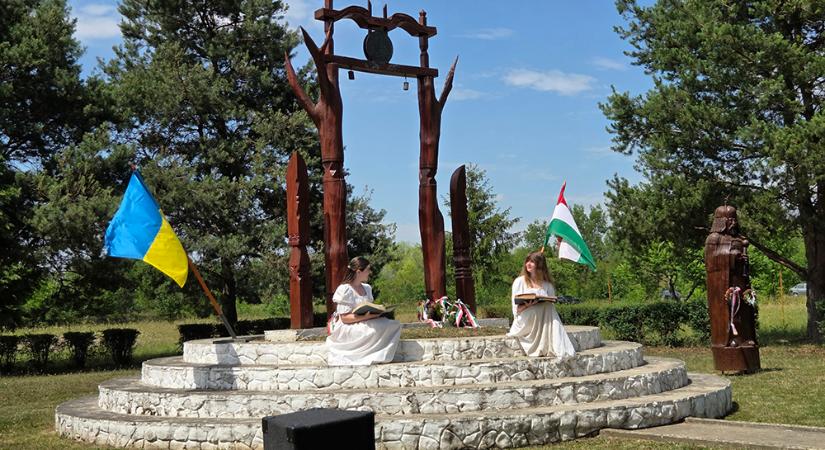 Elődeink nyomdokain a Tiszacsomai Honfoglalási Emlékparkban