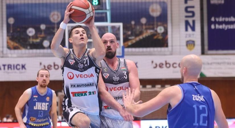 Hárman maradnak, de egy újabb távozó is van a Panthersnél
