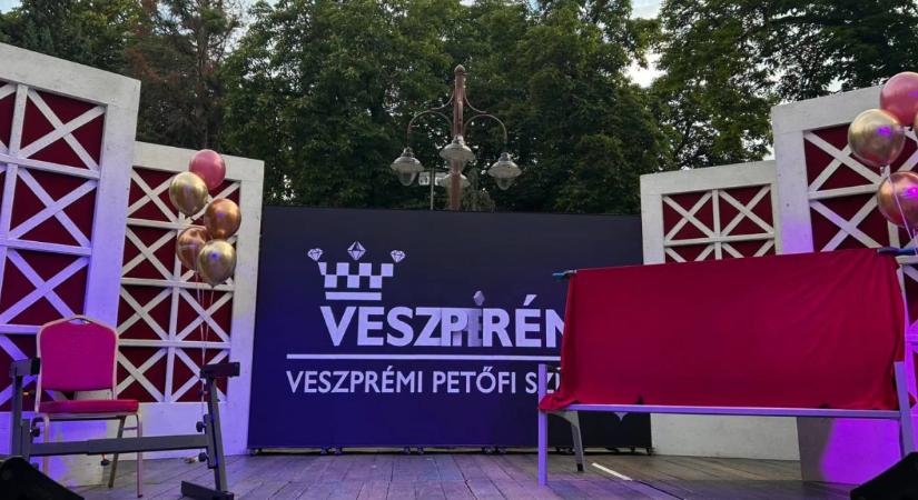 A veszprémi színház mutathatja meg, hogy mi vár a NER uralta építőiparra