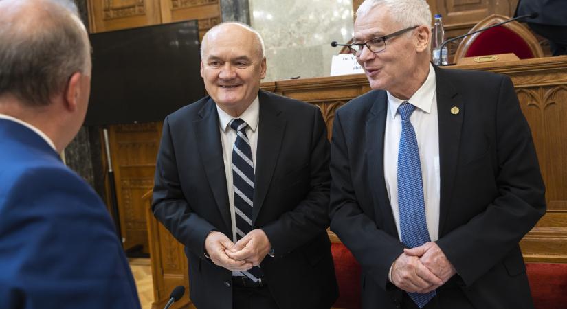 Polt Péterrel együtt négy alkotmánybírót cserél le egy csapásra a Tisza