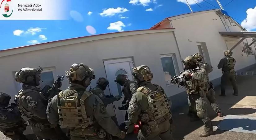 Illegális cigigyárra csaptak le – videóval