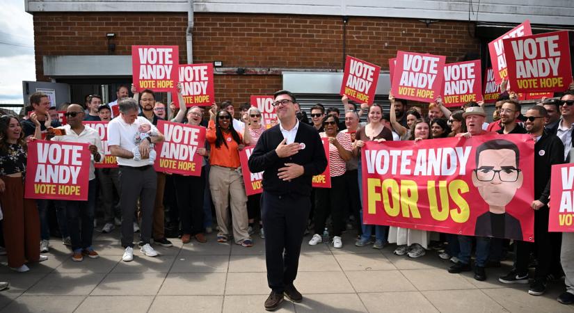 Helyi politikusként már bizonyított, országos ambíciója sem újkeletű – mit kell tudni Andy Burnhamről, aki Keir Starmert válthatja a brit miniszterelnöki poszton