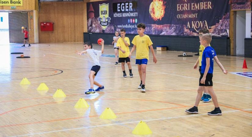 Idén is népszerű az egri kézilabdatábor