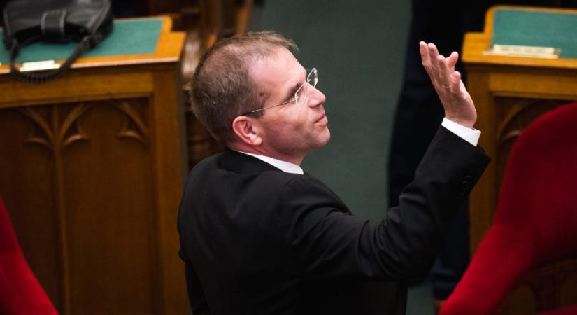 Már kedden kivezethetik a védett üzemanyagárat, kivételes eljárásban