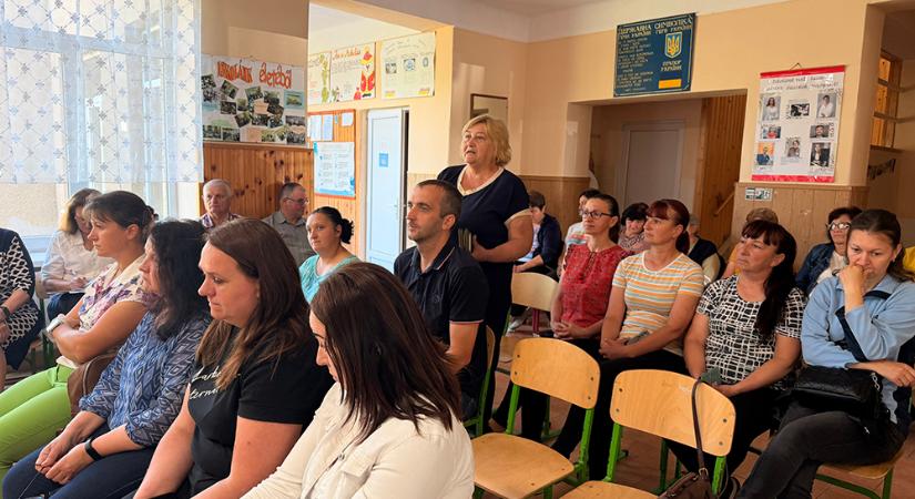 Lakossági fórumokon tárgyaltak a kislétszámú iskolák jövőjéről Orosziban és Csetfalván