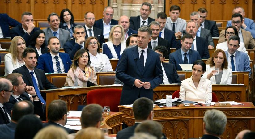 Felszólította a Fidesz Magyar Pétert: hagyja abba a fenyegetőzést és félelemkeltést!