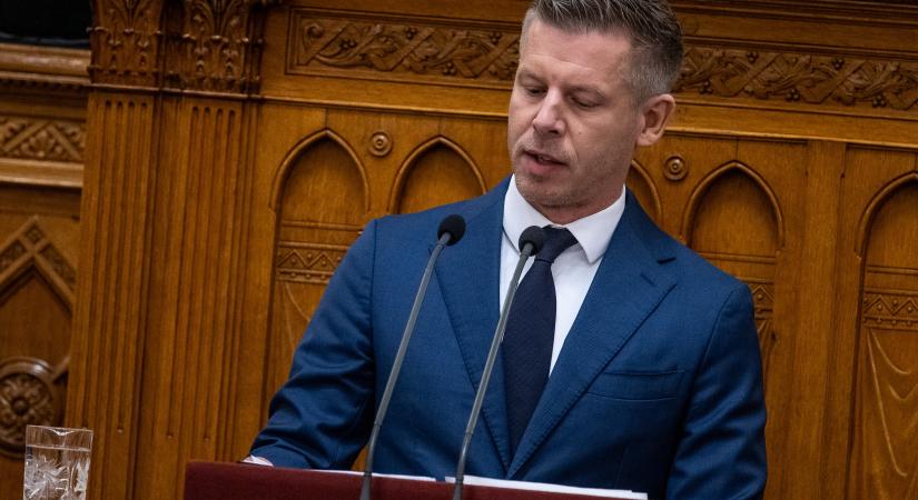 Stabil a magyar demokrácia: egyetlen mondattal ki lehet csinálni egy államfőt