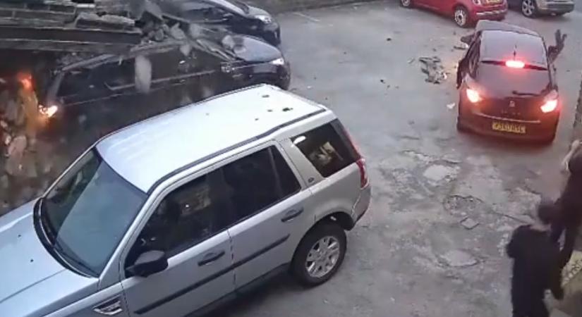 Sokkoló felvétel: padlógázzal hajtott épületbe egy autós, a balhé csak ezután kezdődött