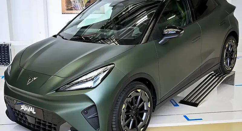 Ezt az autót hajtja először a legújabb győri motor
