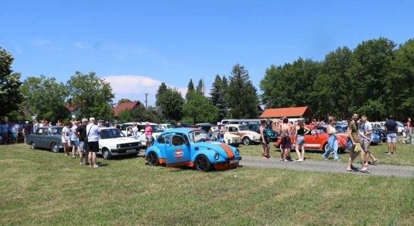 Bogárinvázió Borgátafürdőn: három napig a retró autóké és a jó hangulaté volt a főszerep