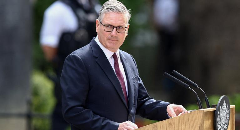 Még el se hagyta az irodáját, már bejelentkeztek Keir Starmer pozíciójáért, mások előrehozott választást követelnek