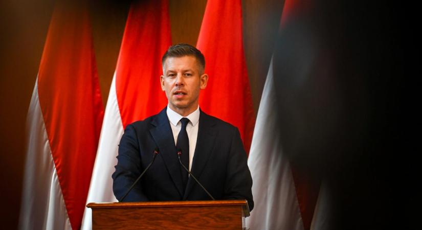 Rétvári Bence a migrációról kérdezte a belügyminisztert