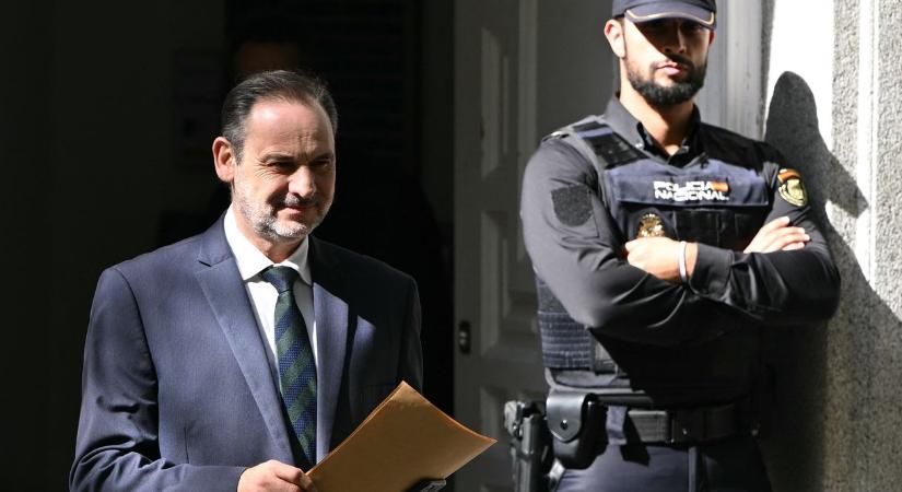 Korrupció miatt 24 év börtönre ítélték a volt spanyol közlekedési minisztert