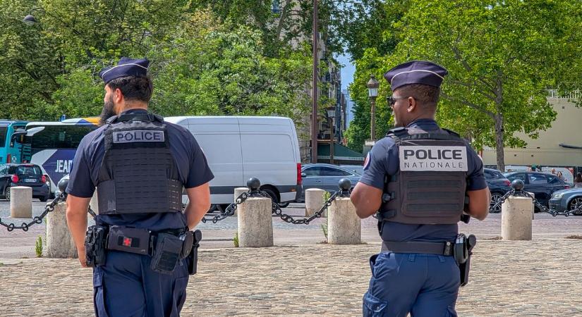 Két kisgyerek meghalt egy felforrósodott autóban Franciaországban