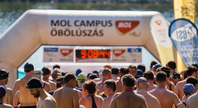 Kétezren frissültek fel a Dunában a MOL Öbölúszásán