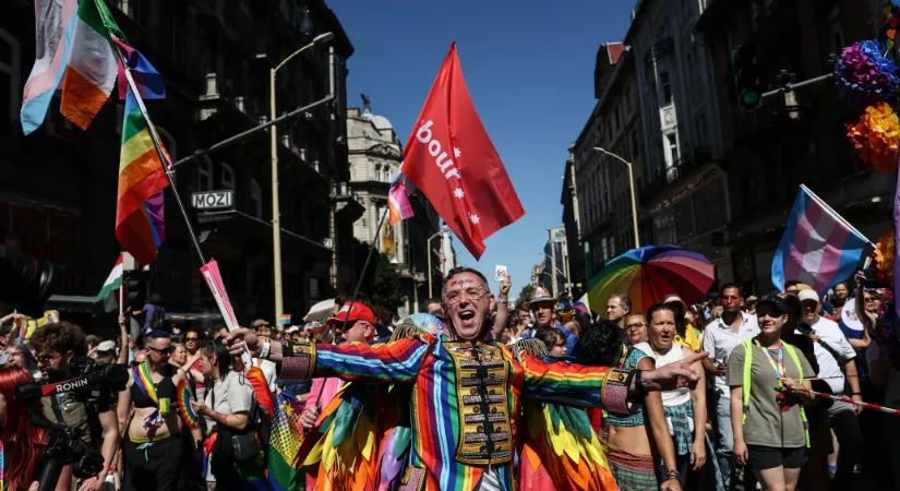 44 nagykövetség és kulturális intézet állt ki a magyarországi Pride mellett