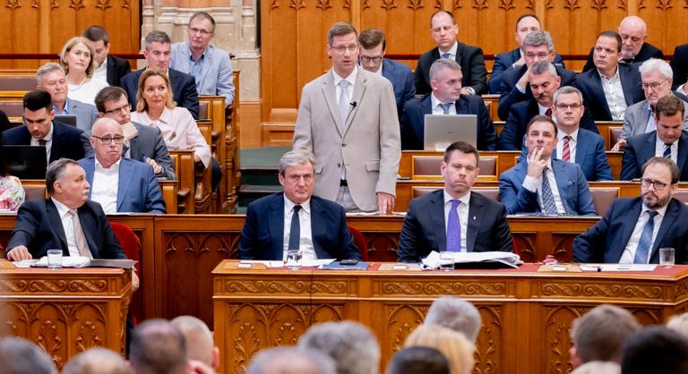 A Fidesz reagált a Tisztítótűz műveletre, úgy látják, Magyar Péternek „elment az esze”
