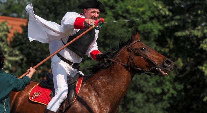 Hagyományőrzés és látványos lovasbemutatók várták a közönséget Berhidán (galéria  videó)