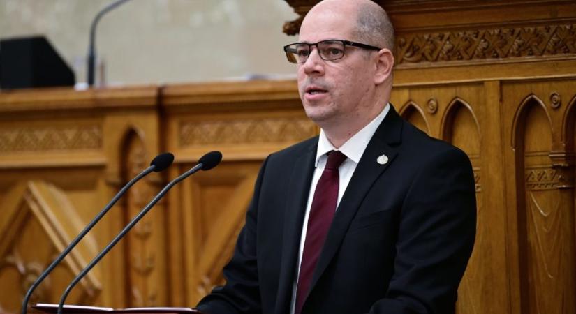 Magyar Péter szerint közel a fordulat az ügyészségen: „hamarosan lemondhat a legfőbb ügyész”