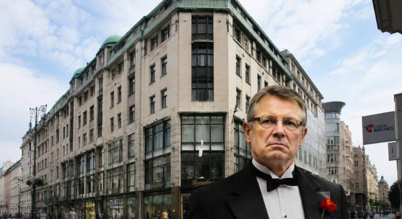 ‘Kinek fütyül a fülemüle’ a Vörösmarty téren, csak nem Matolcsynak?