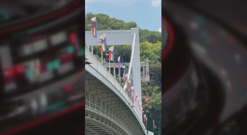 Leszedte és a Dunába dobta a Pride-zászlókat, rongálás miatt nyomoz a rendőrség