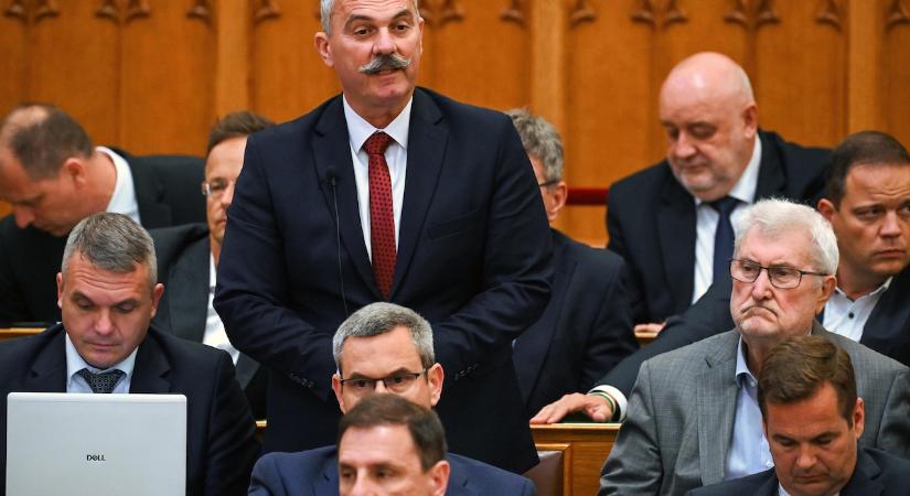 F. Kovács Sándor: Meg kell védenünk önöktől a vidéki kórházakat