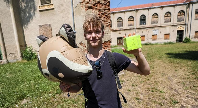 Hazai Ázsia Expressz túrát kapott érettségire ajándékba - Így segítheted a győri diák útját - fotók, videó