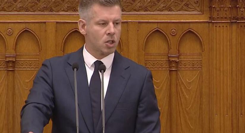 Fogy a demokrácia, tovább korlátozza a választójogot Magyar Péter