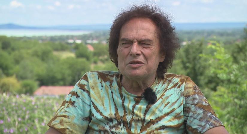 „Nekem csak a nyugdíjam van” – sátorban és jurtában is élt a teljesen lecsúszott Laár András