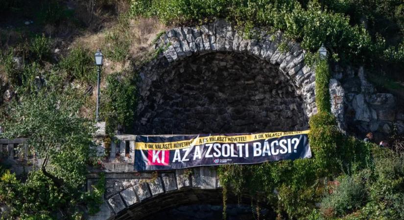 Ha létezik, ha nem, politikai szellemként kering a nyilvánosságban Zsolti bácsi