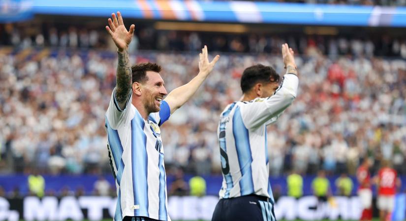 Lionel Messi duplázott és két vb-rekordot is megdöntött, simán nyert Argentína