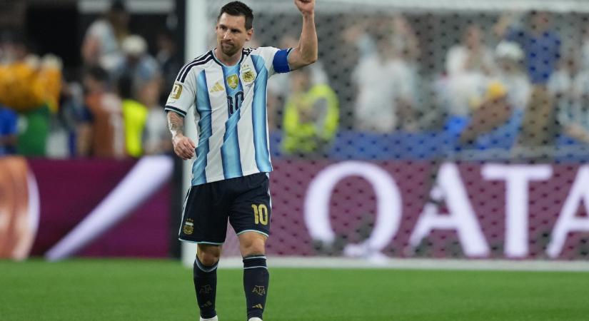 Foci-vb: büntetőt rontott, de akcióból történelmet írt Messi
