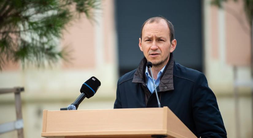 Lemond a Baranya Vármegyei Önkormányzat fideszes elnöke és visszavonul a közélettől
